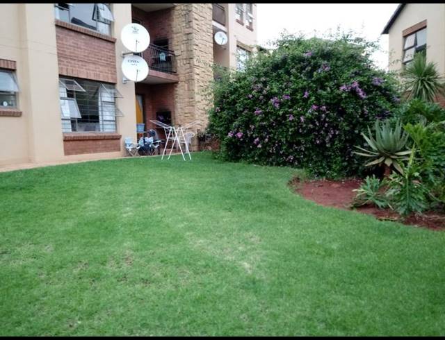 2 BEDROOM APARTMENT FOR SALE IN NOORDHEUWEL